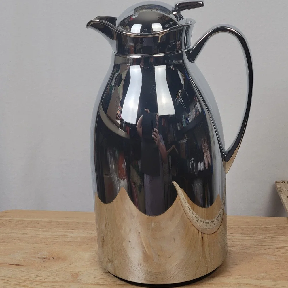 Crate & Barrel Mirror Thermal Insulated Coffee Carafe 51oz 1.5L Chrome Polished